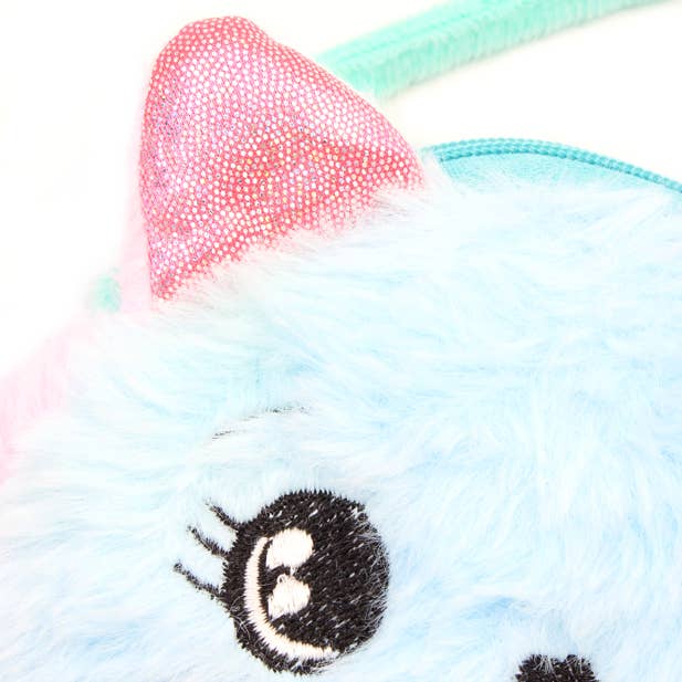 Assorted style fluffy shoulder bag.